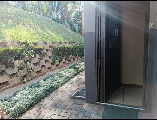 2 BEDROOM TOWNHOUSE FOR SALE IN THE WOLDS